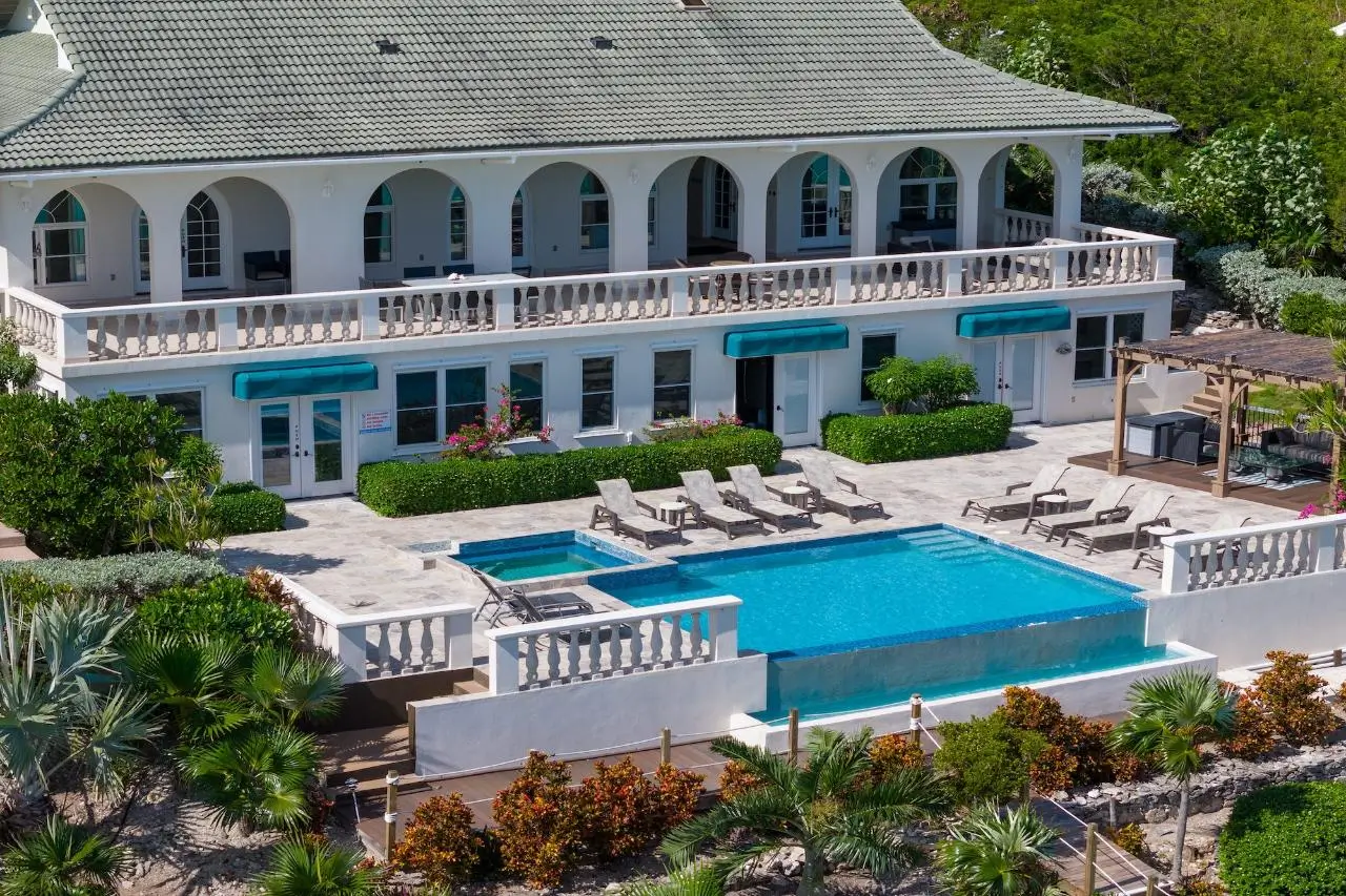 Luxury Real Estate in Villas Del Mar