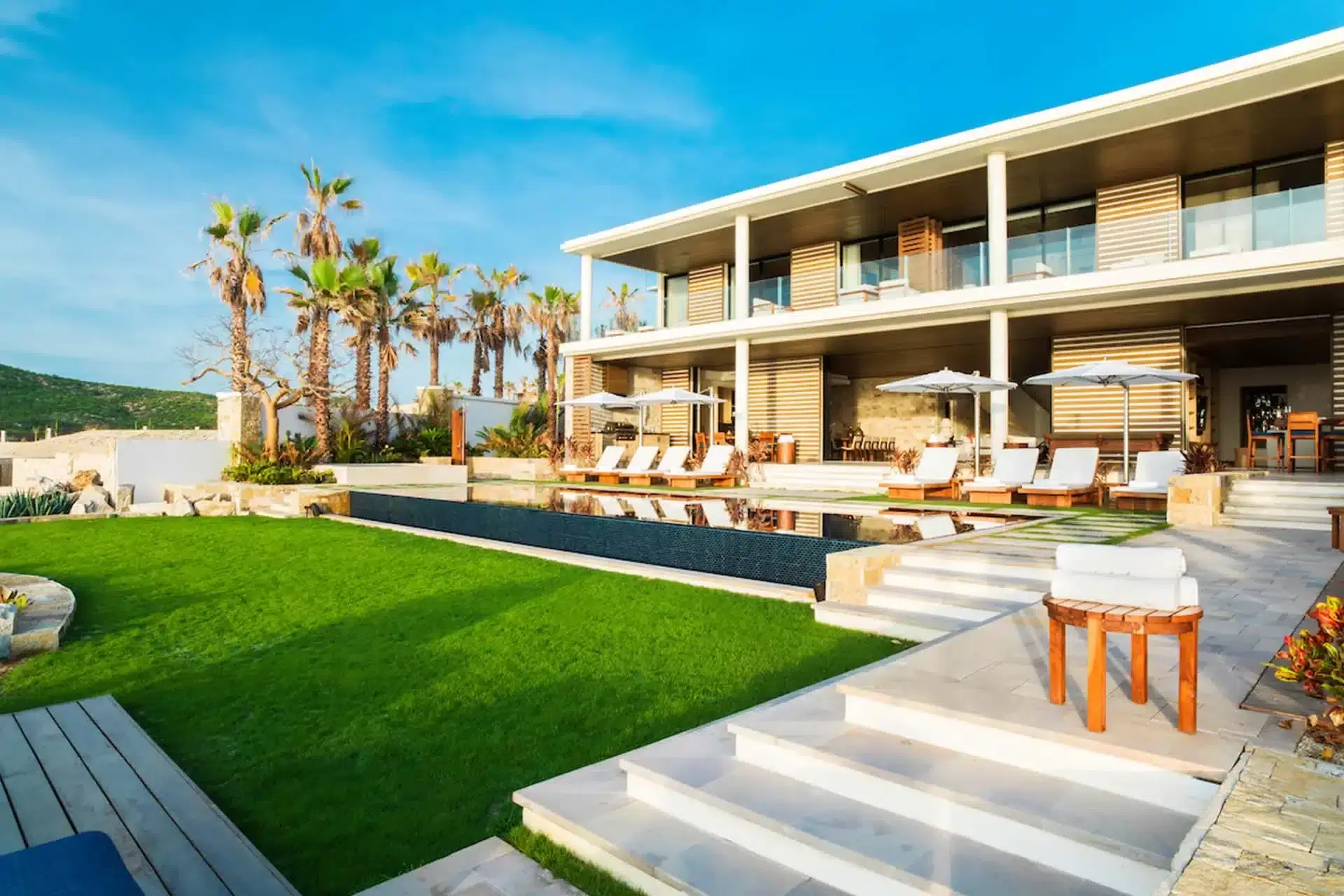 Luxury Estates in Villas Del Mar