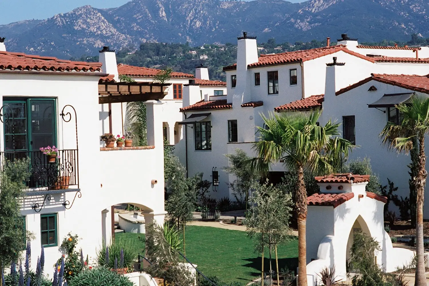 Luxury Estates in Villas Del Mar 