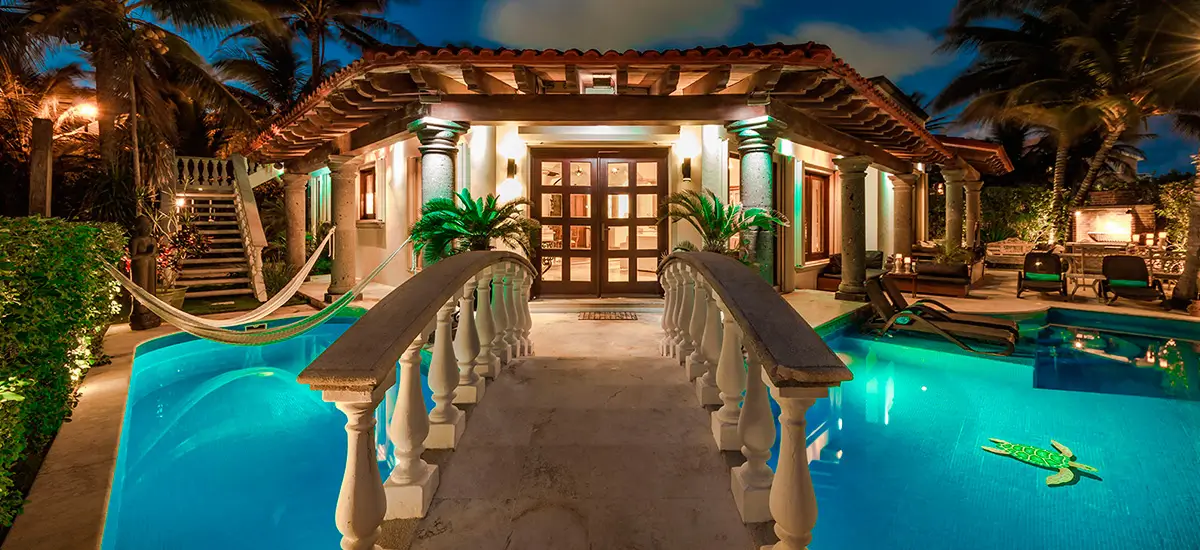 Luxury Estates in Villas Del Mar