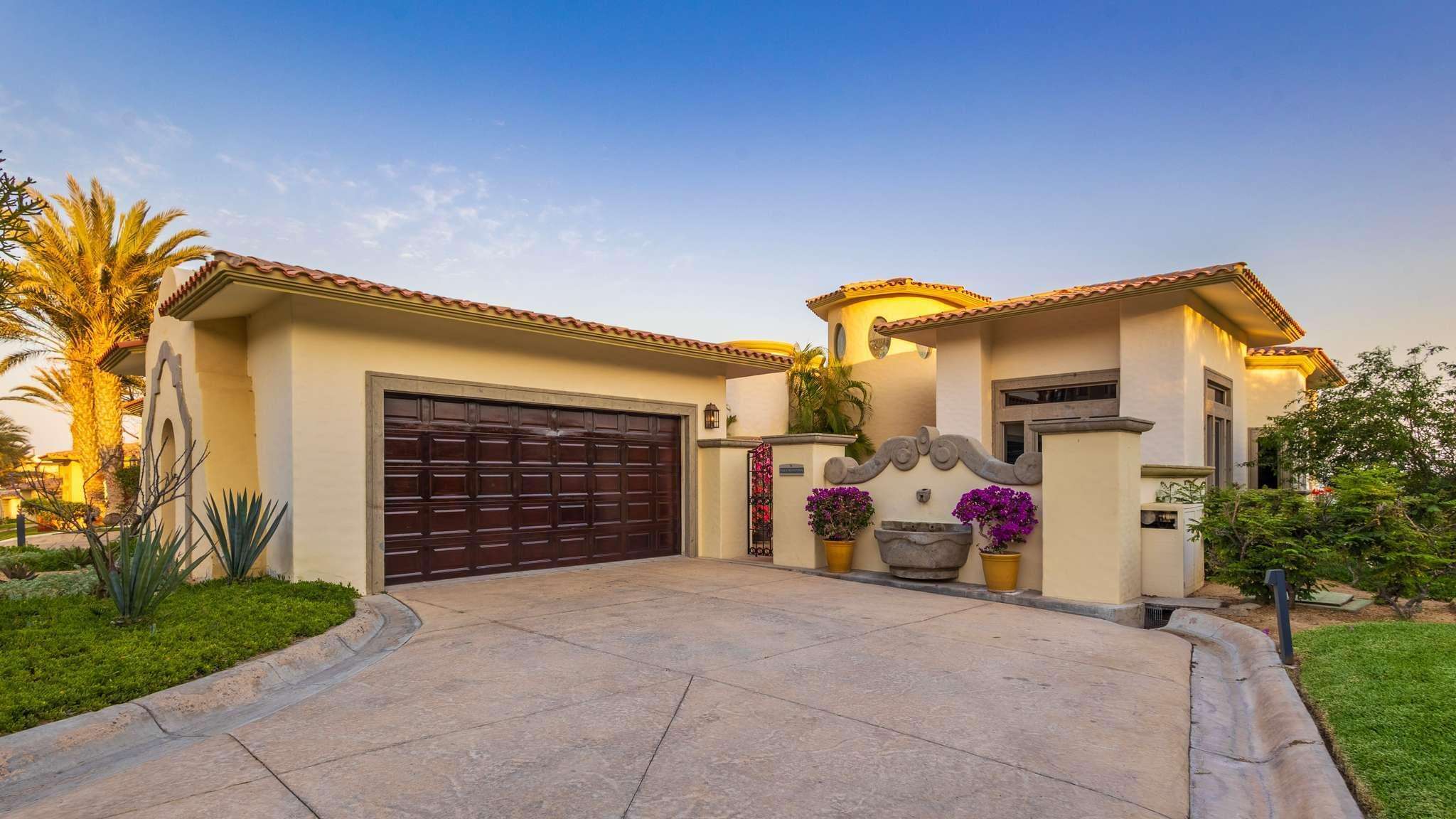 Villas del Mar Villas Del Mar Casita 22 is a masterpiece of scenic living, offering breathtaking, unobstructed for sale